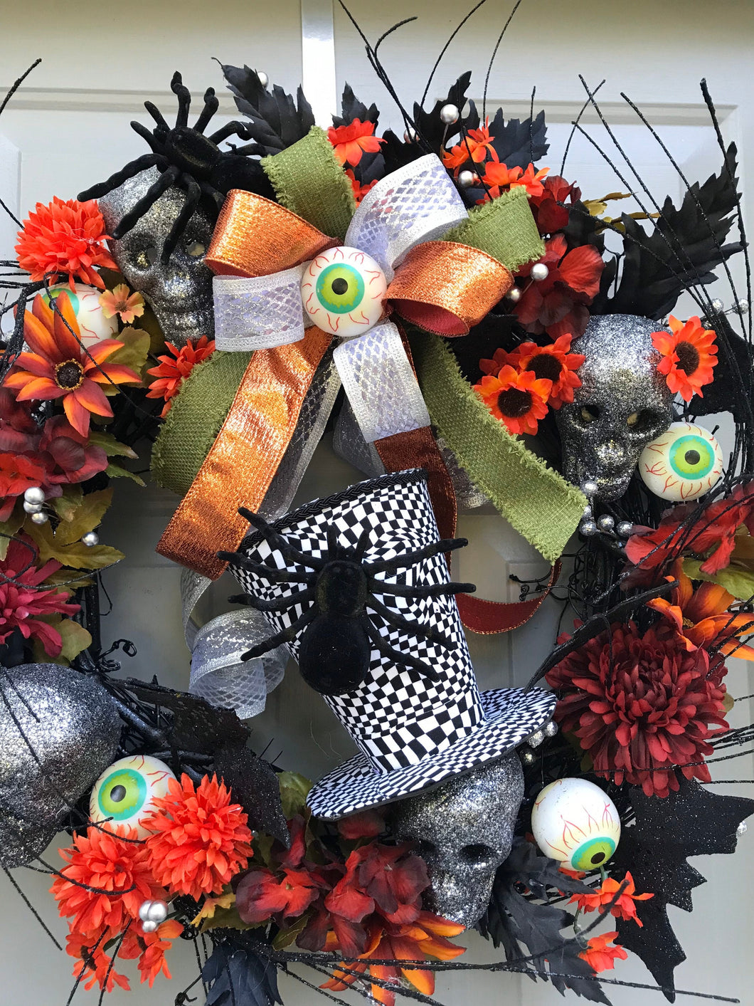 Halloween Skull with Top Hat and Spider Wreath for Front Door, Hallowe –  BeautifulMesh
